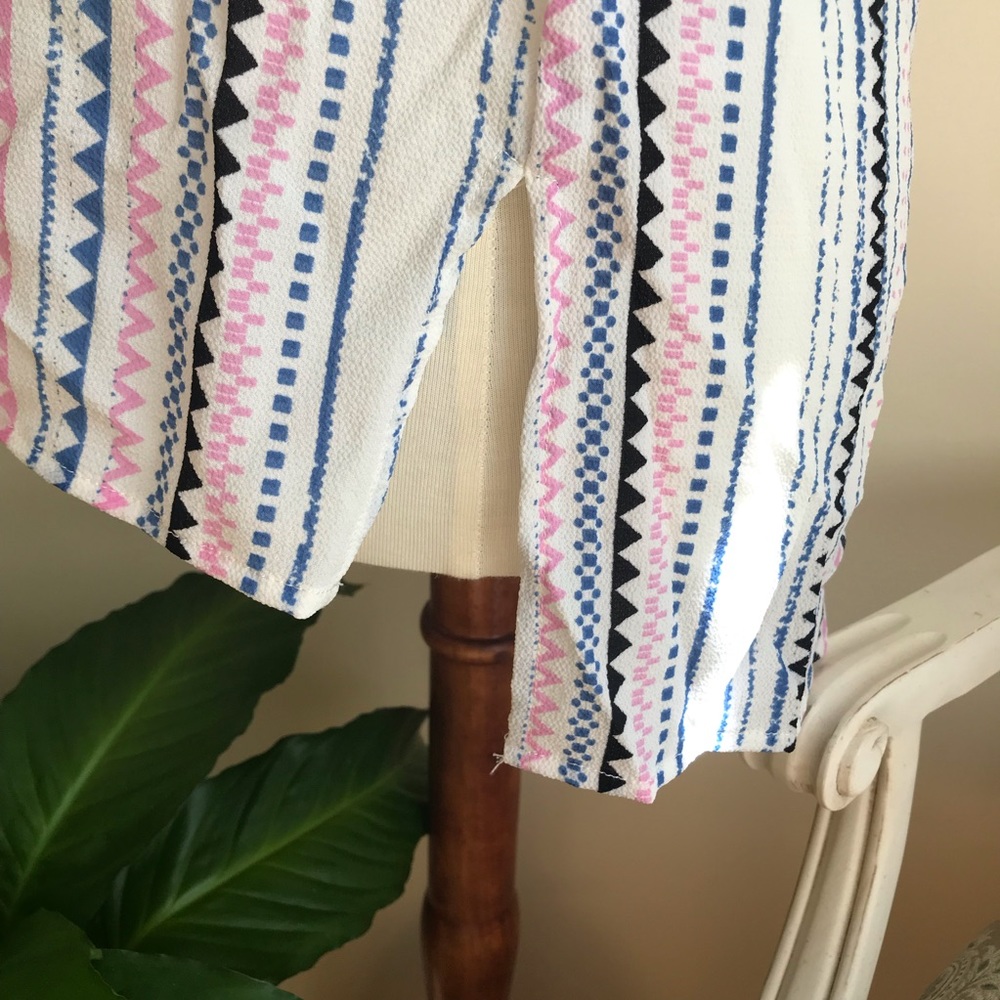 Candie’s Multicolor Sleeveless Top - Picture 4 of 6